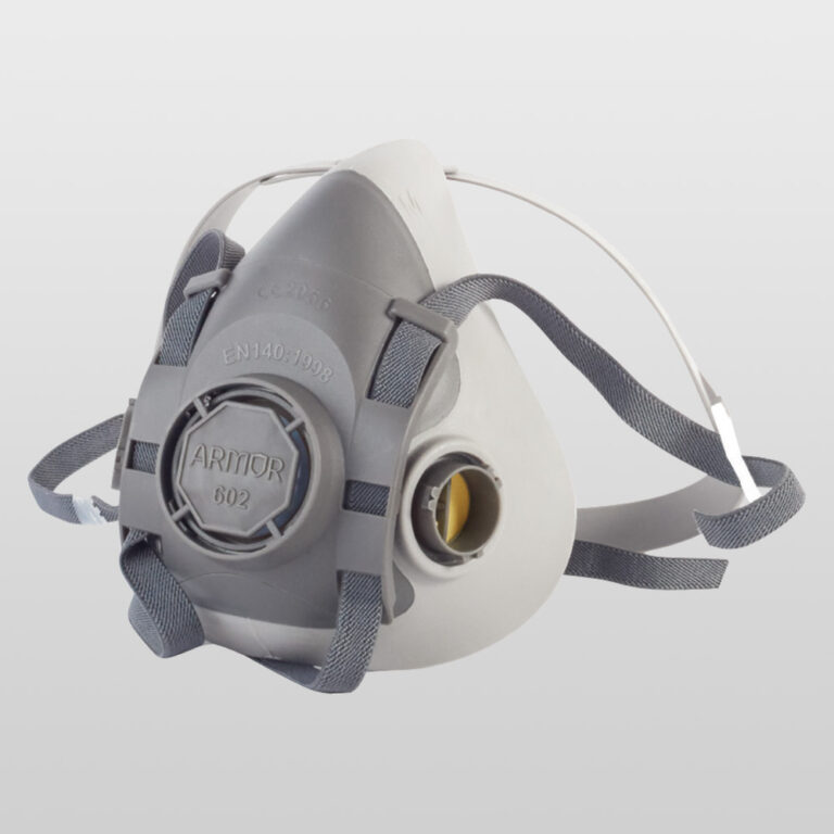 MASCARA-ARMOR-602-MEDIA-CARA